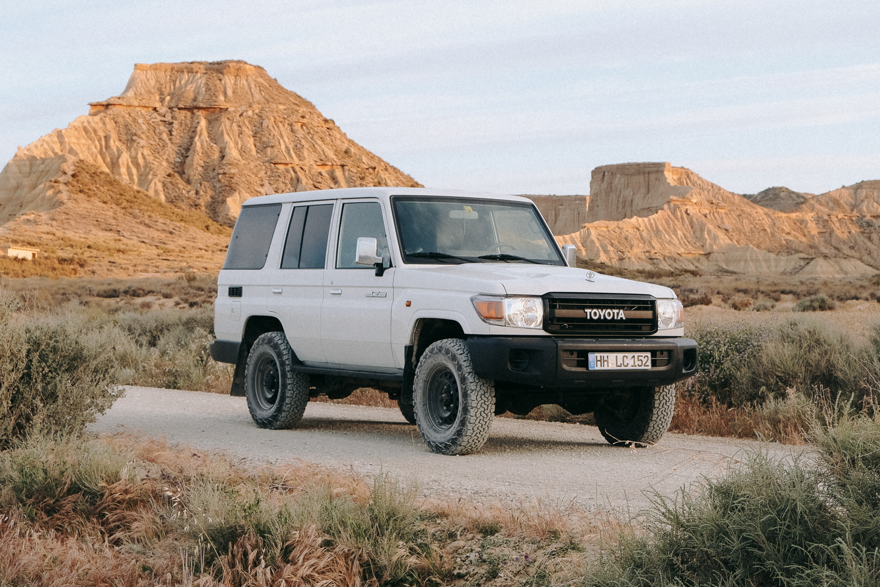 Toyota Land Cruiser GRJ76