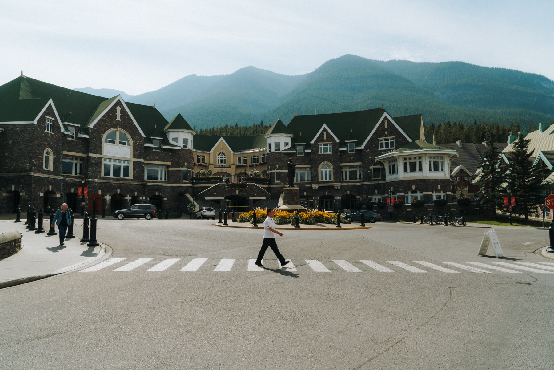 Budynki przed Fairmont Banff Springs​