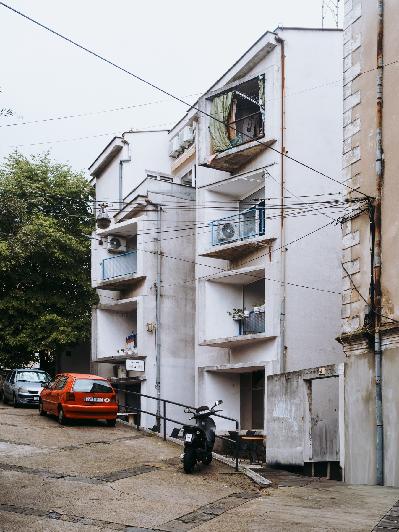 Brutalistyczna architektura w Senj Chorwacja